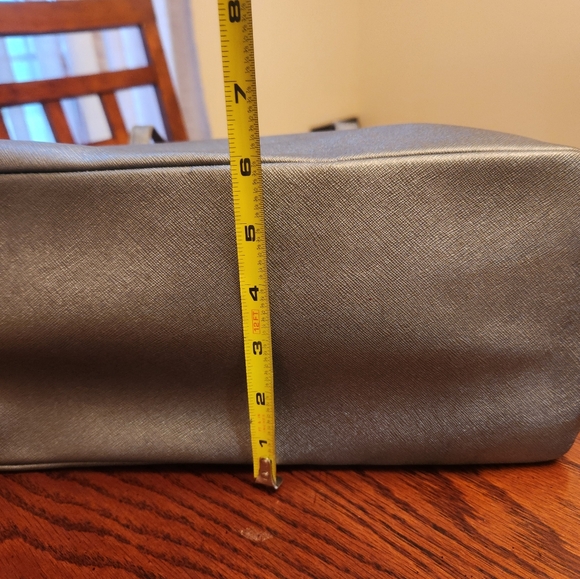 Silver Metallic Tote - Picture 6 of 8